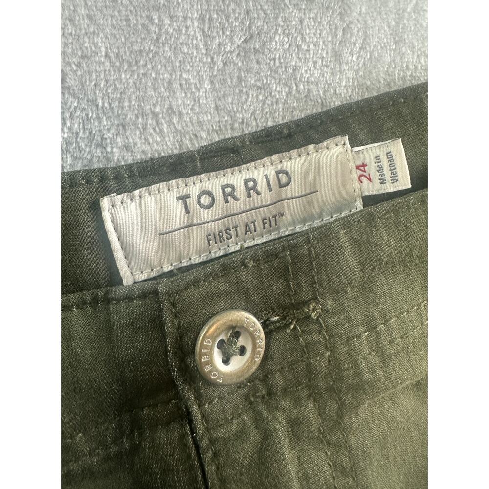 Torrid Green Tie-Front Mid-Rise Crop Skinny Pants - Size 24 - Picture 8 of 10
